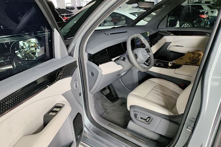 Used Zeekr 009 2024 Six-Seat Executive Version 4WD 108 kWh Driver Seat