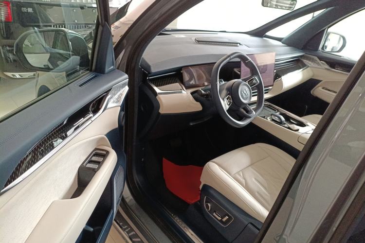 Used Zeekr 009 2024 Six-Seat Executive Version 4WD 108 kWh Driver Seat