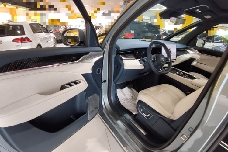 Used Zeekr 009 2024 Six-Seat Executive Version 4WD 108 kWh Driver Seat