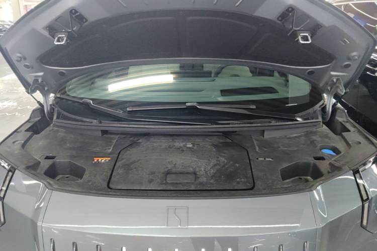Used Zeekr 009 2024 Six-Seat Executive Version 4WD 108 kWh Engine Bay