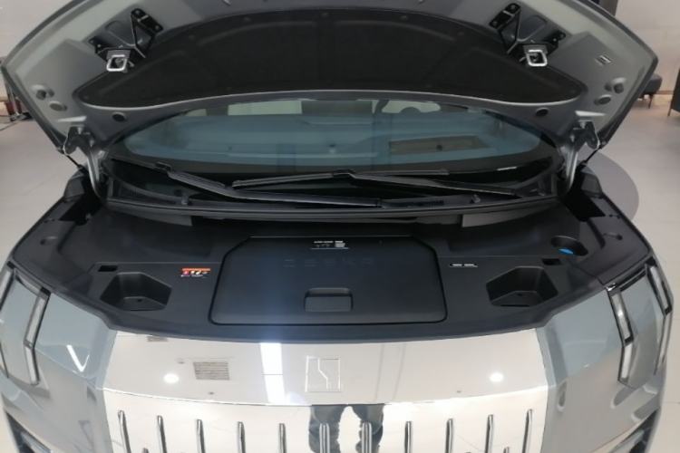 Used Zeekr 009 2024 Six-Seat Executive Version 4WD 108 kWh Engine Bay