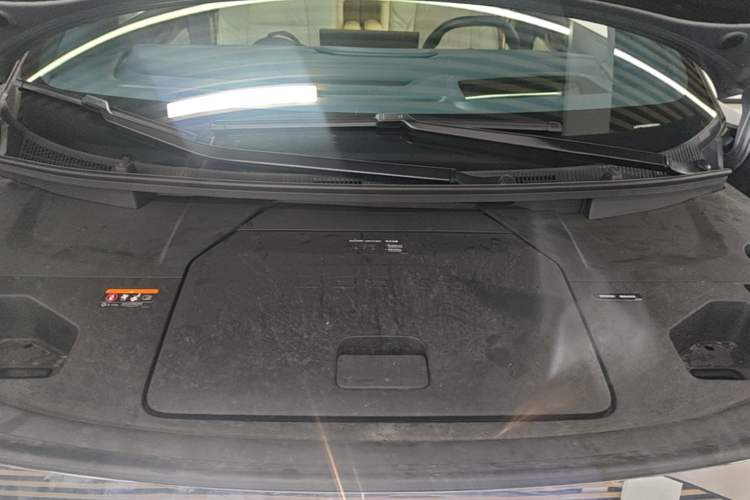 Used Zeekr 009 2024 Six-Seat Executive Version 4WD 108 kWh Engine Bay