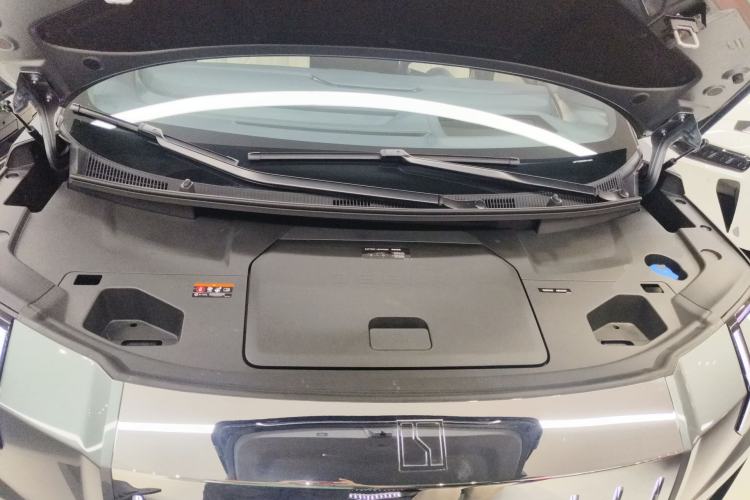 Used Zeekr 009 2024 Six-Seat Executive Version 4WD 108 kWh Engine Bay