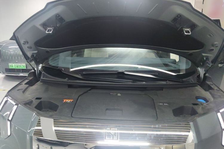 Used Zeekr 009 2024 Six-Seat Executive Version 4WD 108 kWh Engine Bay