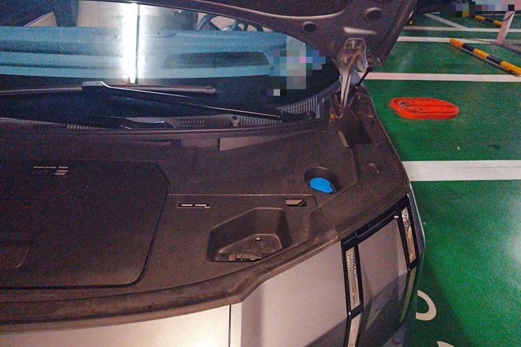 Used Zeekr 009 2024 7-Seater Aisle Version 108 kWh Engine Bay Left