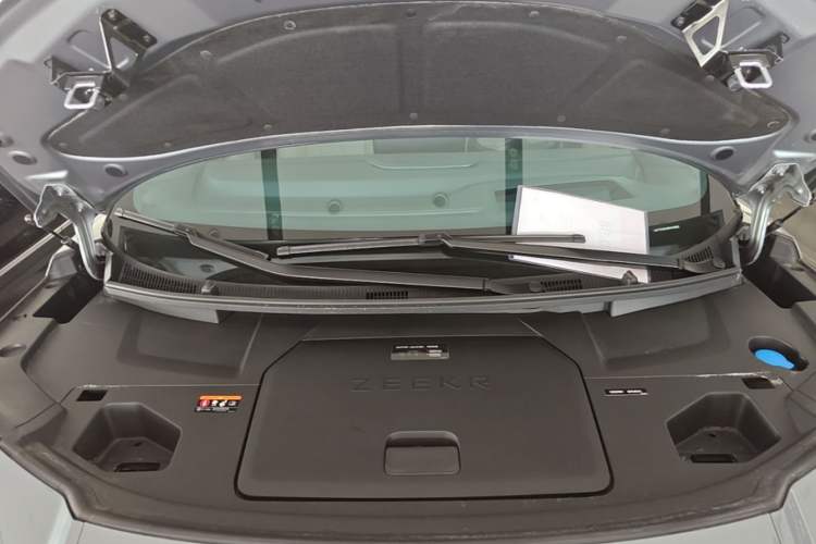 Used Zeekr 009 2024 Six-Seat Executive Version 4WD 108 kWh Engine Bay