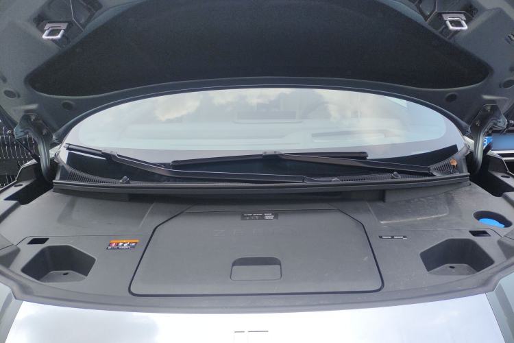 Used Zeekr 009 2024 Six-Seat Executive Version 4WD 108 kWh Engine Bay