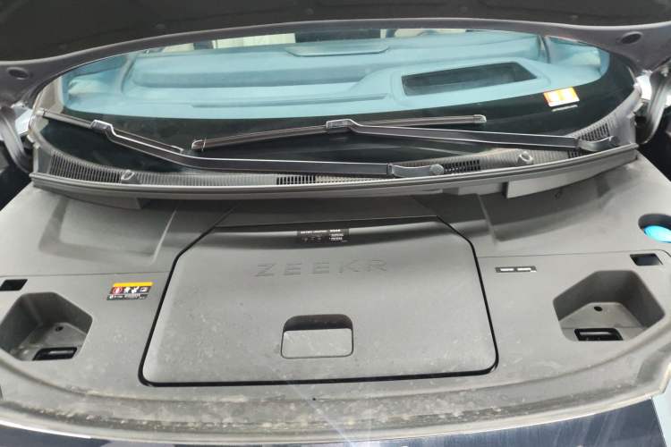 Used Zeekr 009 2024 Six-Seat Executive Version 4WD 108 kWh Engine Bay