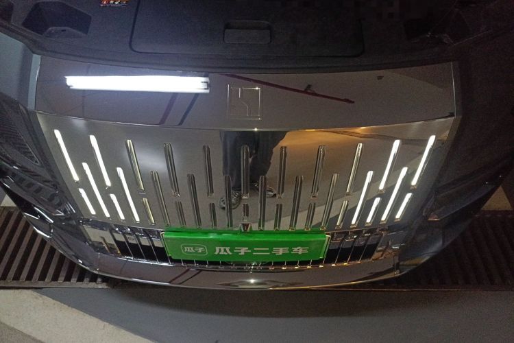 Used Zeekr 009 2024 Six-Seat Executive Version 4WD 108 kWh Engine Bay