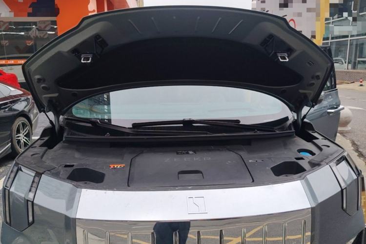 Used Zeekr 009 2024 7-Seater Walk-through Version 4WD 140 kWh Engine Bay