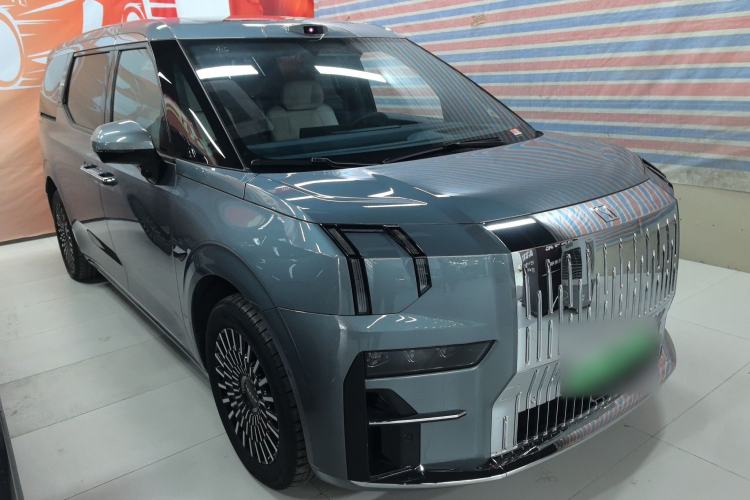 Used Zeekr 009 2024 7-Seater Walk-Through Version Four-Wheel Drive 108 kWh Exterior 1