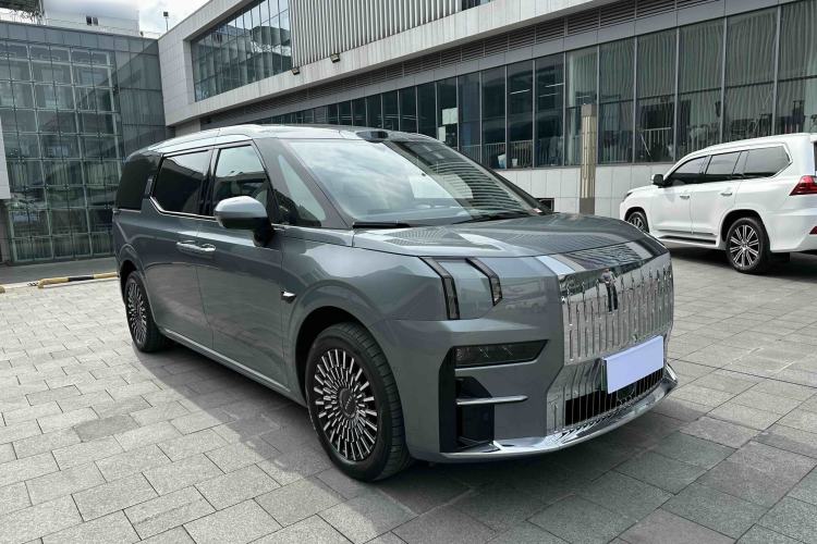 Used Zeekr 009 2024 Six-Seat Executive Version 4WD 108 kWh Exterior 2
