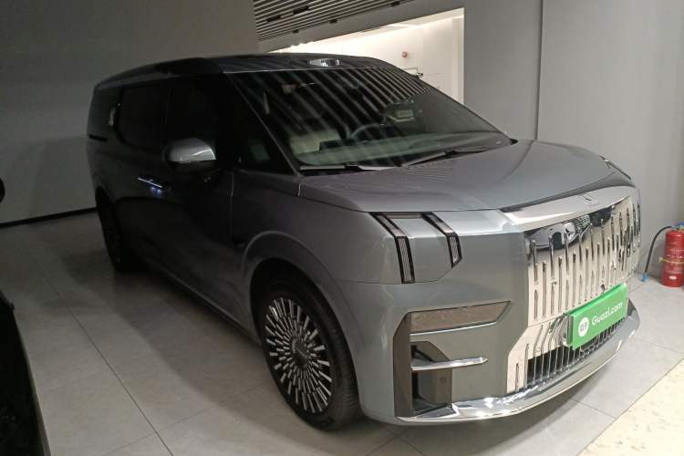 Used Zeekr 009 2024 7-Seater Walk-Through Version Four-Wheel Drive 108 kWh Exterior 2