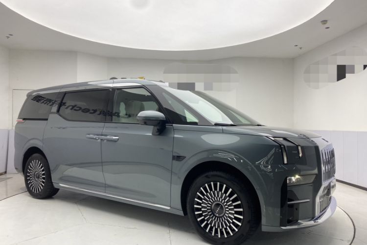 Used Zeekr 009 2024 7-Seater Walk-Through Version Four-Wheel Drive 108 kWh Exterior 3