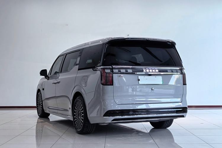 Used Zeekr 009 2024 Six-Seat Executive Version 4WD 108 kWh Exterior 3