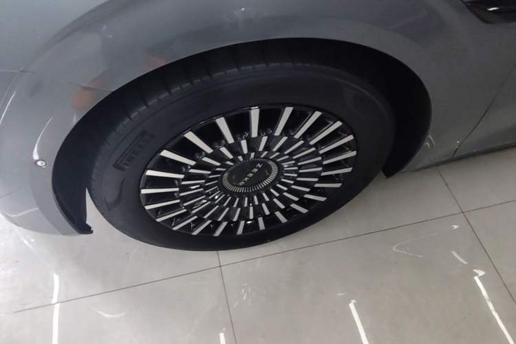 Used Zeekr 009 2024 Six-Seat Executive Version 4WD 108 kWh Exterior 4