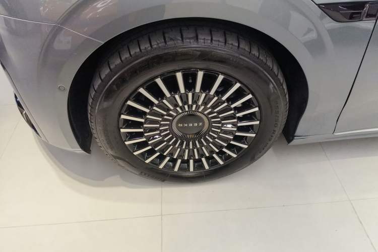 Used Zeekr 009 2024 Six-Seat Executive Version 4WD 108 kWh Exterior 4