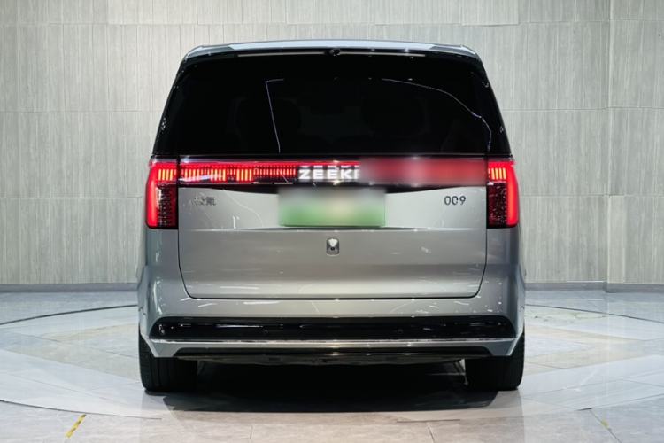 Used Zeekr 009 2024 Six-Seat Executive Version 4WD 108 kWh Exterior 4