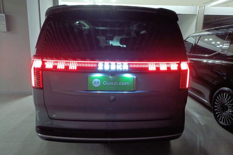 Used Zeekr 009 2024 7-Seater Walk-Through Version Four-Wheel Drive 108 kWh Exterior 4