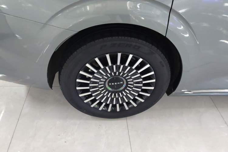 Used Zeekr 009 2024 Six-Seat Executive Version 4WD 108 kWh Exterior 5