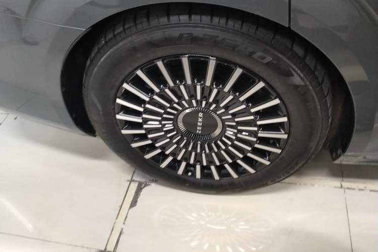 Used Zeekr 009 2024 Six-Seat Executive Version 4WD 108 kWh Exterior 5