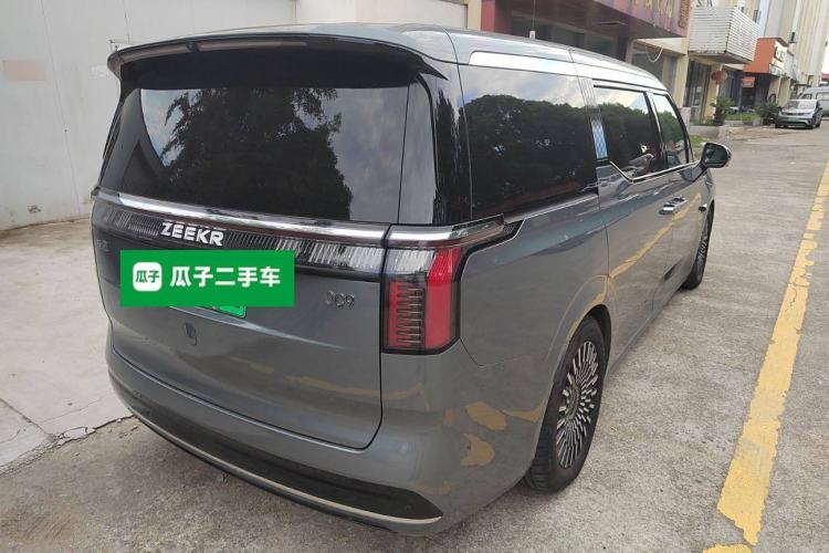 Used Zeekr 009 2024 7-Seater Aisle Version 108 kWh Exterior 5