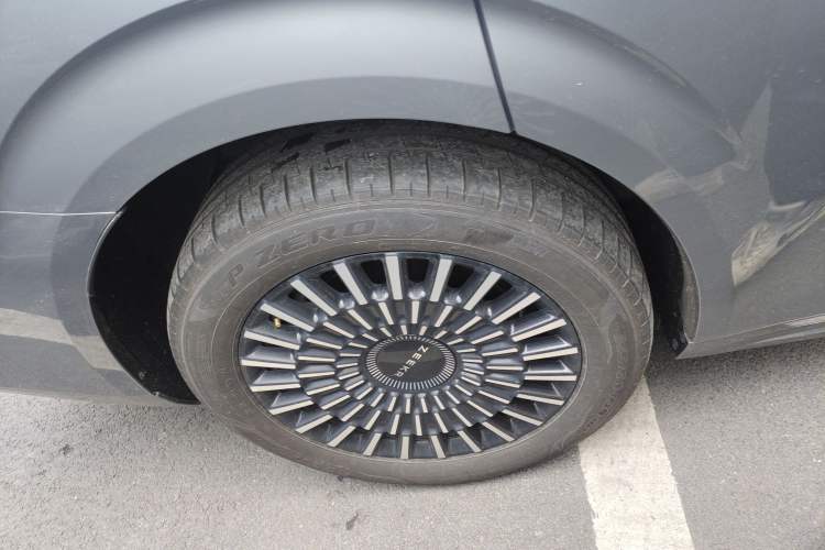 Used Zeekr 009 2024 Six-Seat Executive Version 4WD 108 kWh Exterior 5