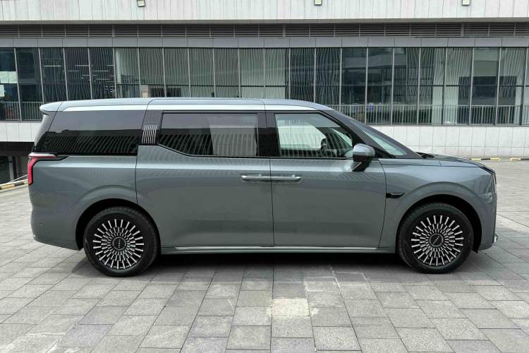Used Zeekr 009 2024 Six-Seat Executive Version 4WD 108 kWh Exterior 7