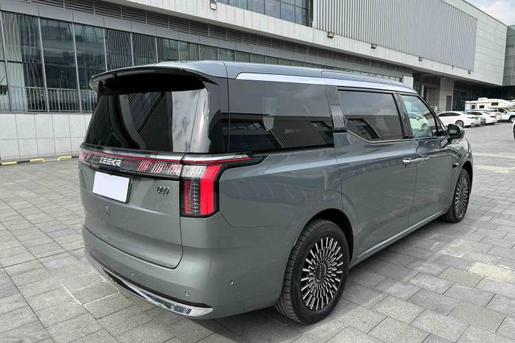 Used Zeekr 009 2024 Six-Seat Executive Version 4WD 108 kWh Exterior 8
