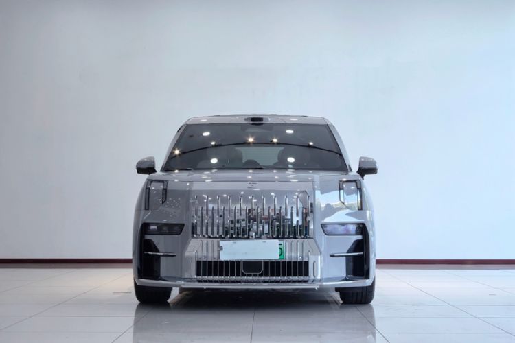 Used Zeekr 009 2024 Six-Seat Executive Version 4WD 108 kWh Exterior 8