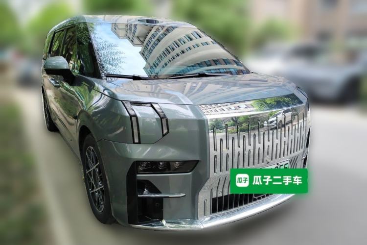 Used Zeekr 009 2024 7-Seater Walk-Through Version Four-Wheel Drive 108 kWh Front Right 45 Deg