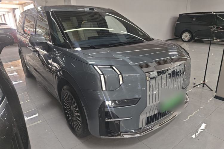 Used Zeekr 009 2024 Six-Seat Executive Version 4WD 108 kWh Front Right 45 Deg