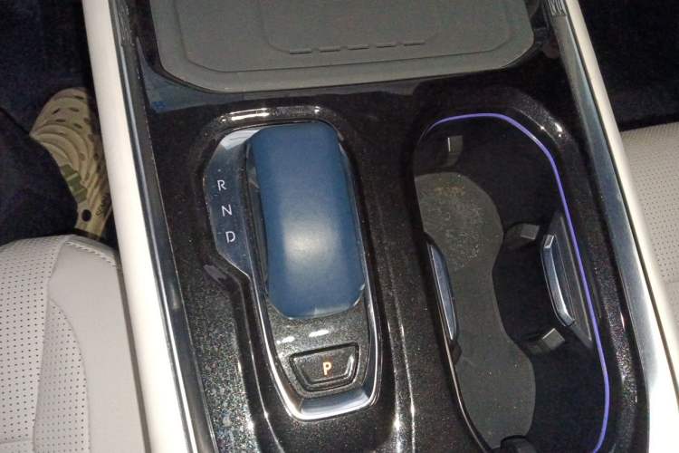 Used Zeekr 009 2024 Six-Seat Executive Version 4WD 108 kWh Gear Lever