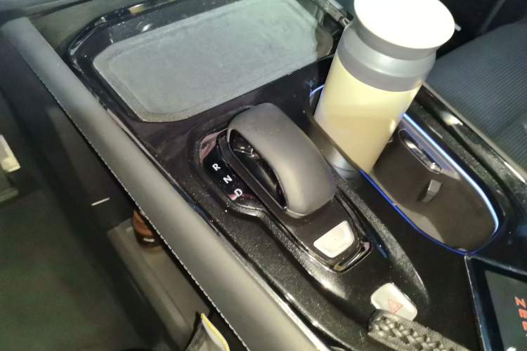 Used Zeekr 009 2024 Six-Seat Executive Version 4WD 108 kWh Gear Lever