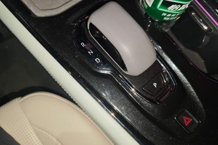 Used Zeekr 009 2024 7-Seater Aisle Version 108 kWh Gear Lever