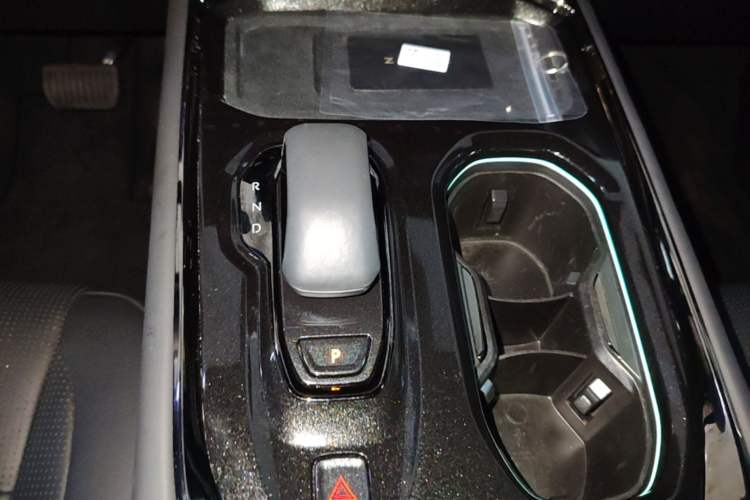 Used Zeekr 009 2024 Six-Seat Executive Version 4WD 108 kWh Gear Lever