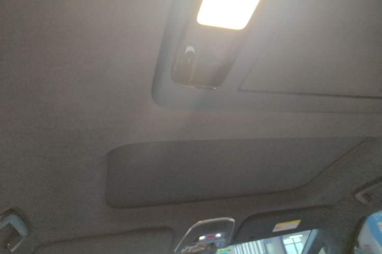 Used Zeekr 009 2024 7-Seater Walk-Through Version Four-Wheel Drive 108 kWh Headliner