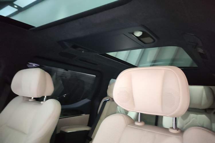 Used Zeekr 009 2024 7-Seater Walk-Through Version Four-Wheel Drive 108 kWh Headliner