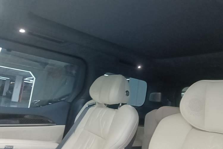 Used Zeekr 009 2024 Six-Seat Executive Version 4WD 108 kWh Headliner