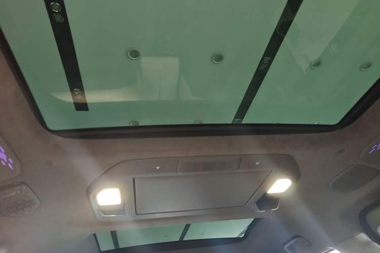 Used Zeekr 009 2024 Six-Seat Executive Version 4WD 108 kWh Headliner