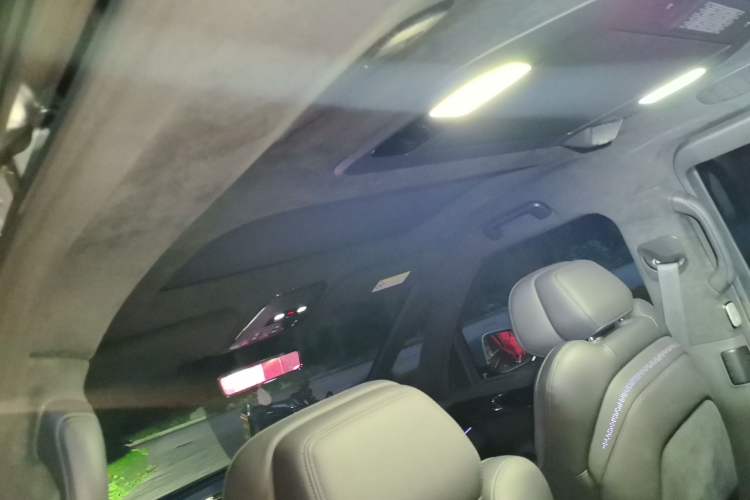 Used Zeekr 009 2024 Six-Seat Executive Version 4WD 108 kWh Headliner