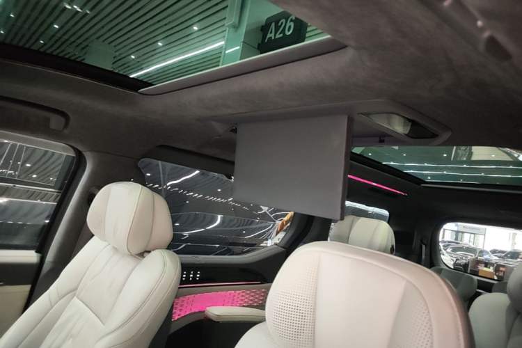 Used Zeekr 009 2024 7-Seater Aisle Version 108 kWh Headliner