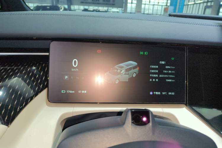 Used Zeekr 009 2024 7-Seater Walk-Through Version Four-Wheel Drive 108 kWh Instrument Cluster