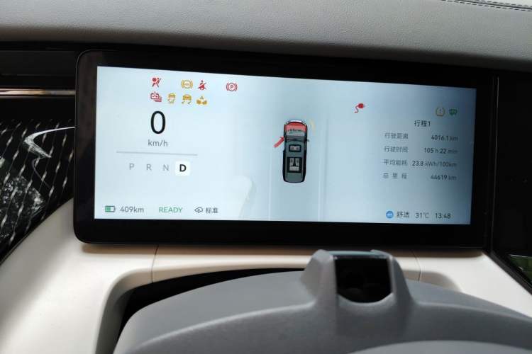 Used Zeekr 009 2024 7-Seater Walk-Through Version Four-Wheel Drive 108 kWh Instrument Cluster