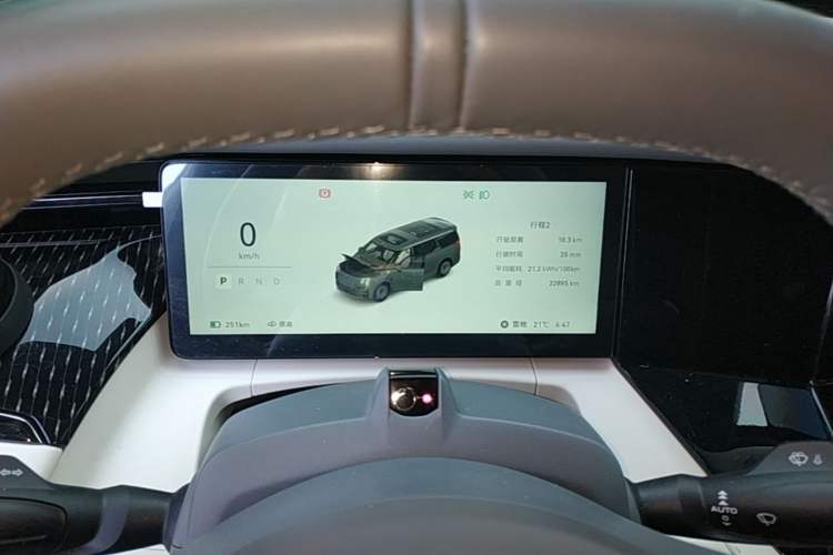 Used Zeekr 009 2024 7-Seater Walk-Through Version Four-Wheel Drive 108 kWh Instrument Cluster