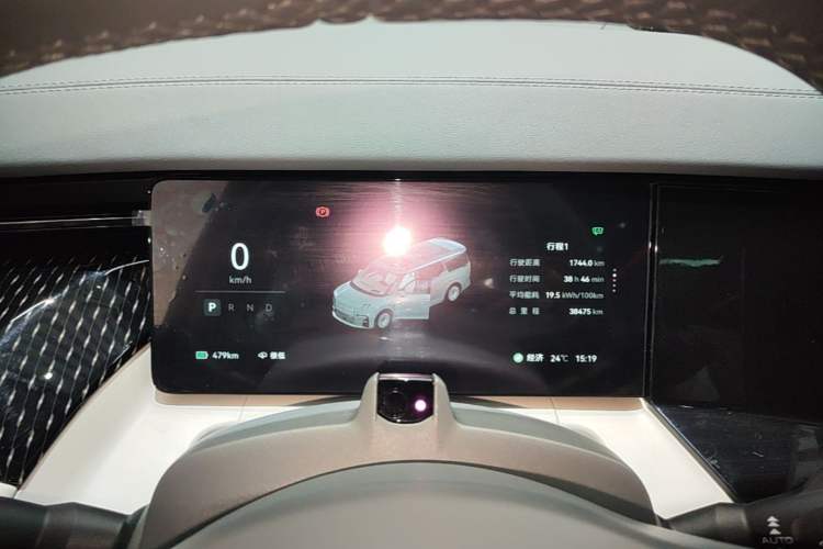 Used Zeekr 009 2024 7-Seater Aisle Version 108 kWh Instrument Cluster