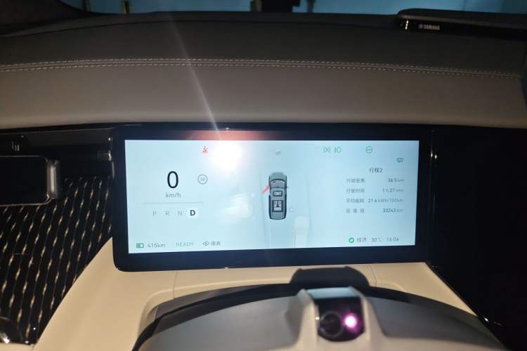 Used Zeekr 009 2024 7-Seater Walk-Through Version Four-Wheel Drive 108 kWh Instrument Cluster