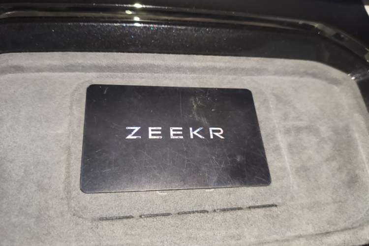 Used Zeekr 009 2024 7-Seater Walk-Through Version Four-Wheel Drive 108 kWh Interior 1