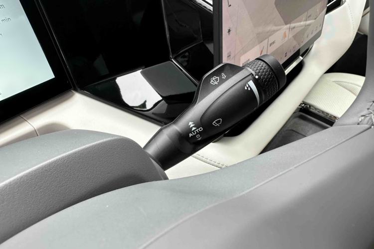 Used Zeekr 009 2024 Six-Seat Executive Version 4WD 108 kWh Interior 10