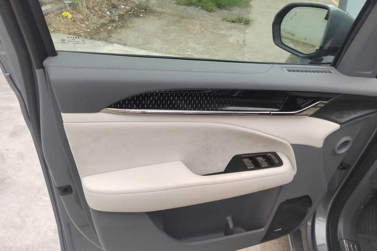 Used Zeekr 009 2024 7-Seater Aisle Version 108 kWh Interior 7